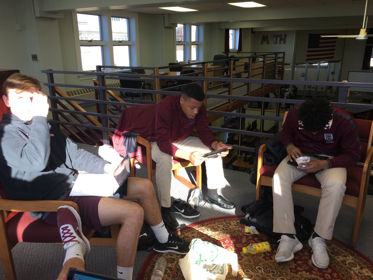 libbieguy's tweet image. #smartandstrong Football Hall