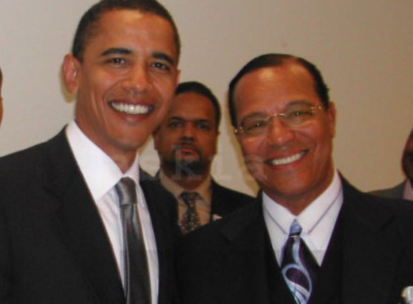 Media hid this photo of Obama smiling, standing shoulder to shoulder with Farrakhan 