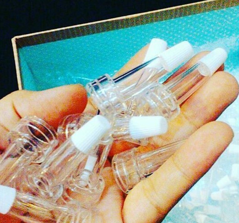 Catyco_'s tweet photo. @twt_kecantikann siapa yang nak hilangkan parut jerawat atau segala jenis parut boleh cuba serum ni. Serum ni best gila senang apply and cepat meresap sebab tak oily langsung! sesuai semua jenis kulit. Anything can dm me, I'll try to help you girls! 😘 #tkreview #tanyatk https://t.co/hgQaSnmZ6N