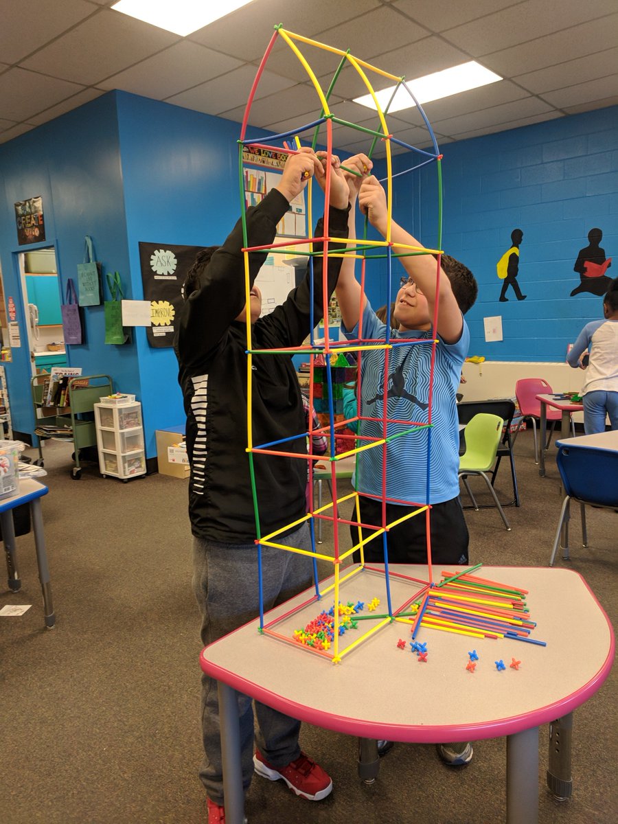 LibraryMediaCG's tweet photo. Breaking in our new makerspace building supplies from our CG PTO BIG grant and loving it! @CenterGrovePTO @CenterGroveES @ran https://t.co/LItMY9uFC7