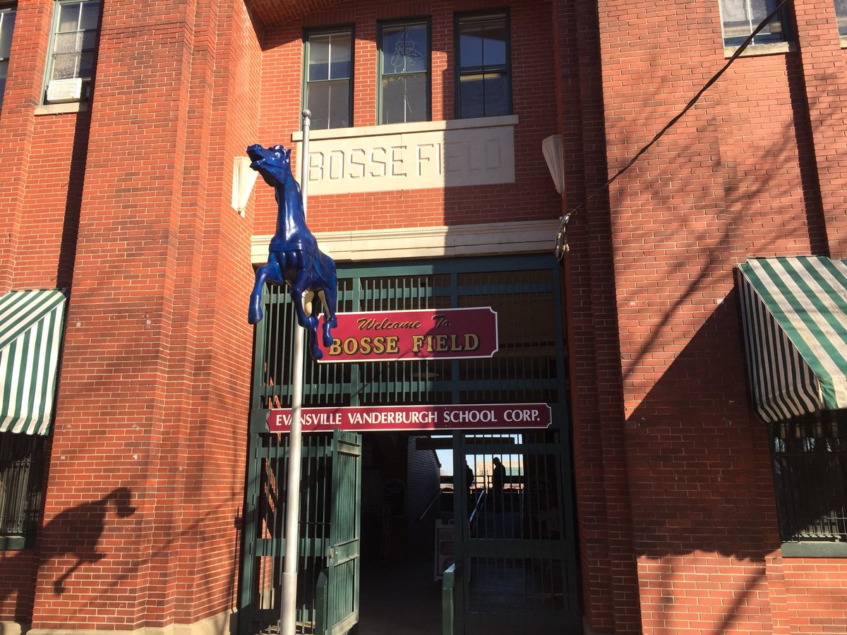 rguerzini's tweet photo. Bosse Field is the first municipally-owned stadium in the history of baseball. Opened in 1915, the field remains open and is currently home to the Evansville Otters. #ExploreEVV https://t.co/8gLCZiIVMH