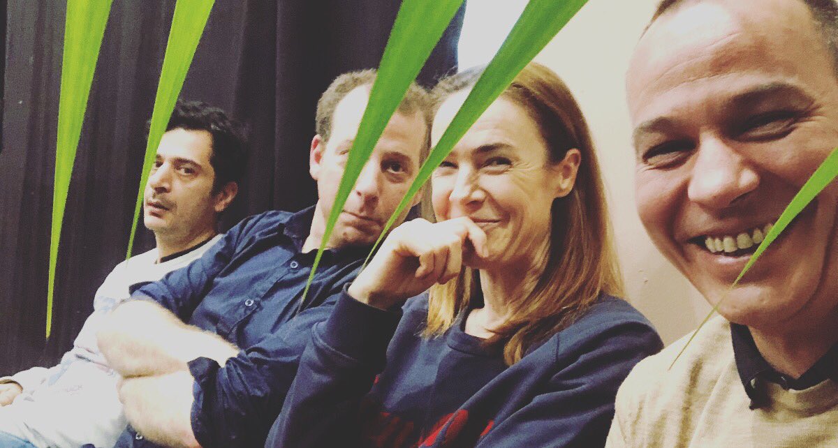 GaelLeforestier's tweet photo. Quatre auteurs en stress avant pitch #FIPA2018 #LeimdoRestier #auteursheureux https://t.co/WtmUshdoo4