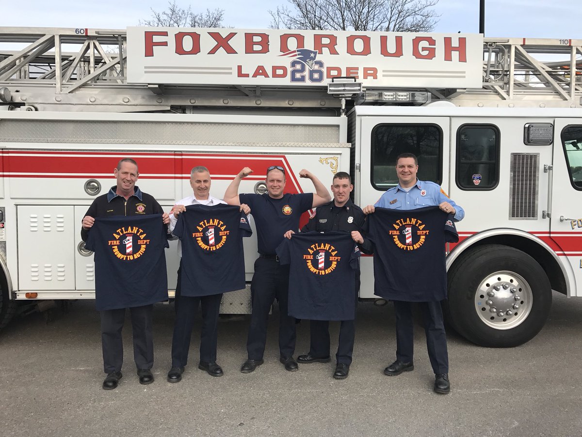 FoxboroughFire's tweet photo. Local 2252 has made a friendly @SuperBowl wager with @PhillyFireDept E-49 for tee shirts to the winners. Lets get back to back!! @Patriots #GoPats #PatsNation https://t.co/RrNSEwqfN5