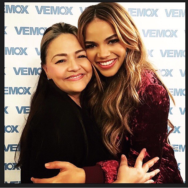 LiaElFlow's tweet photo. Talking about “Duro y Suave”, with the sweet and beautiful @LeslieGrace Ft. @Noriel_Danger. Get it from the #PureFuego and #AListPopLatino playlists on @AppleMusic! 🎶
——
Hablando sobre #DuroYsuave, con la dulce y bella #LeslieGrace Ft. #NorielDanger.
#Bachata #NY https://t.co/ggTw1t2TGe