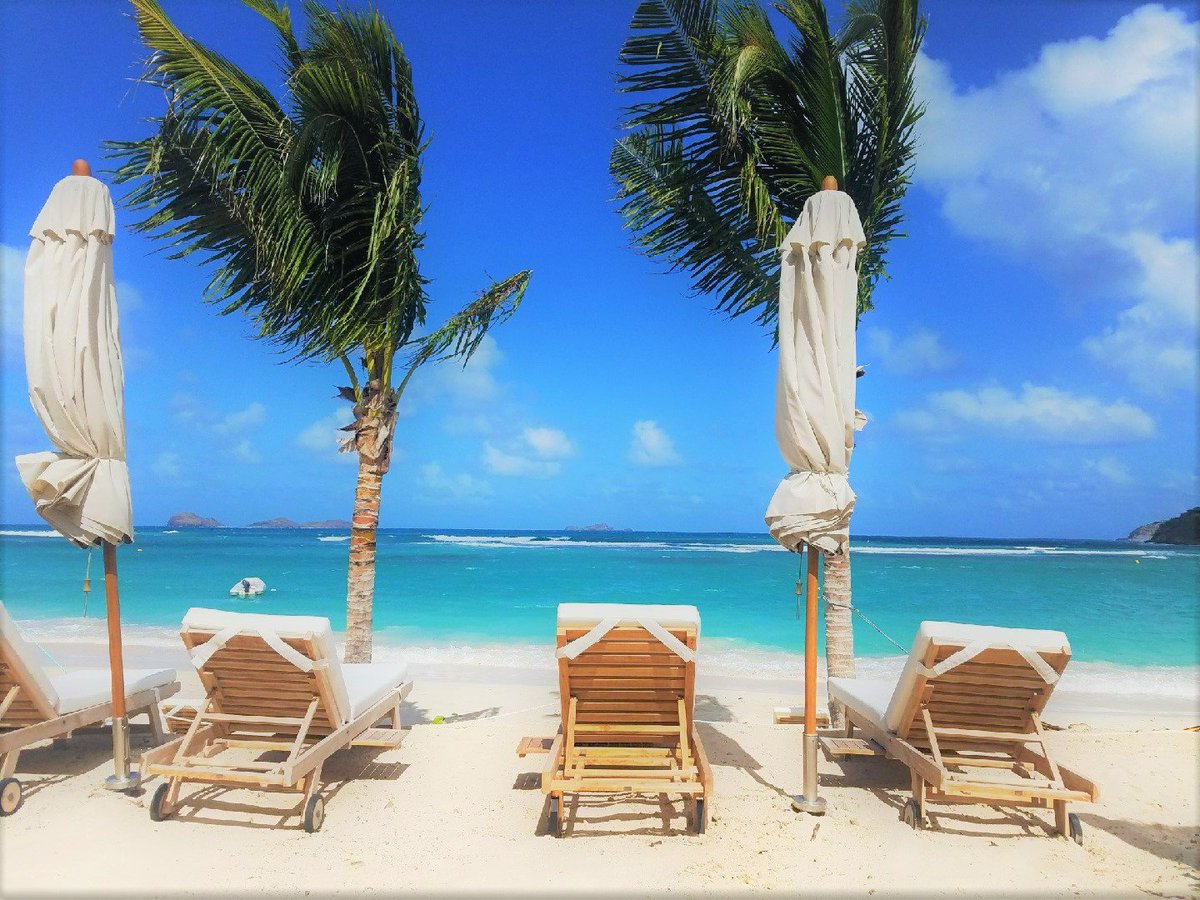 DreamStBarth's tweet photo. You can now make the most of your beach experience in St. Jean thanks to the recent opening of the new Lil Rock Beach Bar. Lounge chairs can be reserved for 35 euros per day by calling our concierge, Aurélie Janvier #WOWWeek #WOWLocalSecrets https://t.co/t1LPTCBT61