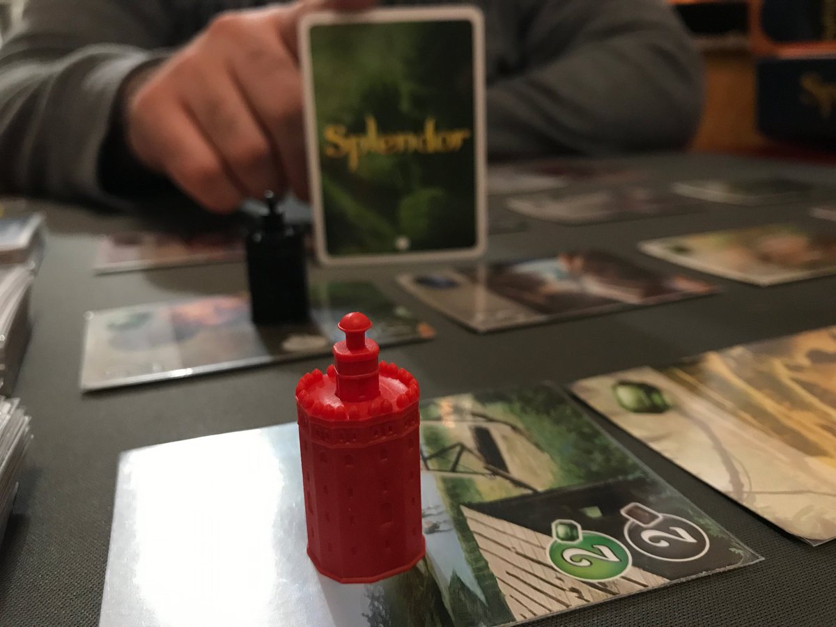 D_a_dos's tweet photo. Jugando por fin a más expansiones de #splendor de @Asmodee_Iberica #citiesofsplendor https://t.co/5mUJNcgogj