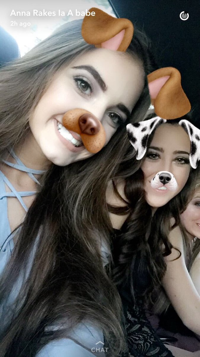 jojokerrigan's tweet photo. Happy happy birthday to my girl @annarakes11 🧡🎉🎨 sometimes I wonder if I would’ve actually survived high school w/o u lmao.  #swagginmathgroupforever 🚶🏽‍♀️🚶🏽‍♀️🚶🏽‍♂️ https://t.co/OZFMUjalI8