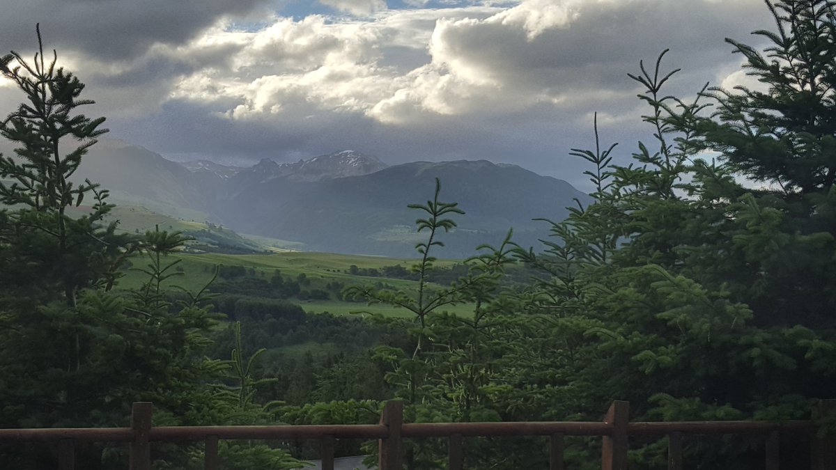 camila_concha's tweet photo. Cuando me encanté con la belleza de nuestra Patagonia 😍.  Coyhaique sin filtro! @aluksicc https://t.co/2UULcZenPG
