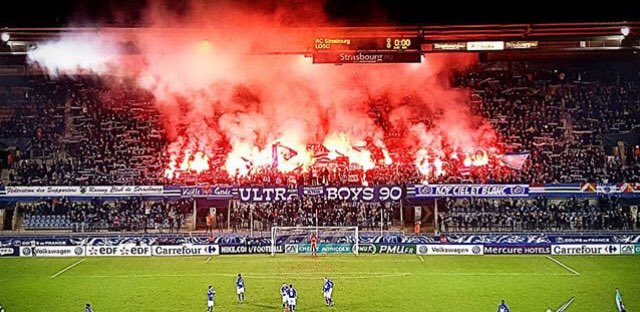 FloZobenbiehler's tweet photo. 🔥 Le craquage de fumigènes des supporters du Racing Strasbourg face à Lille au stade de la Meinau
(📸David_Frey_photos)
#CoupedeFrance #RCSALOSC https://t.co/BN5oQxbBbj