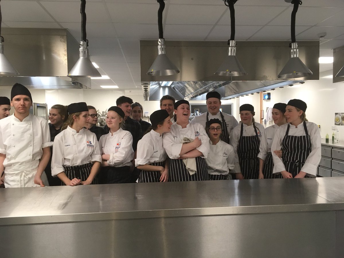 End of a great night in @QuantockBTC <a href="/Augustustaunton/">Augustus  restaurant</a> <a href="/guestcooks/">richard guest</a> thank you for your time and expertise today!! Until the next time .........