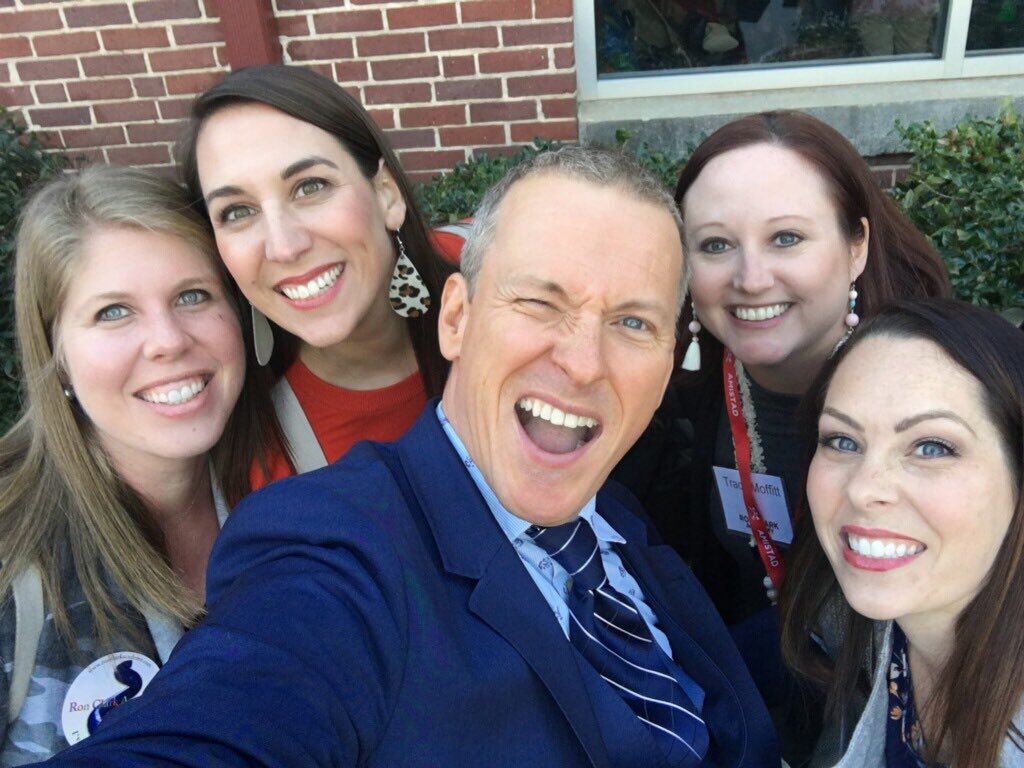 MrsPageUSHist's tweet photo. This guy!  What an amazing day of learning and being inspired! #snydershares #ORconnects https://t.co/GZiXkH5LRt