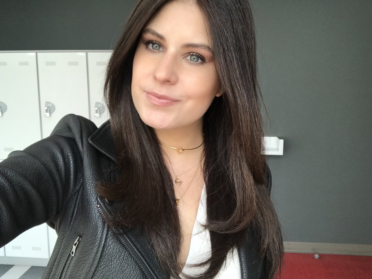 CarolinaPadron's tweet photo. Cambio de look! Los veo hoy en #CallayEscucha y #SC5 😻 https://t.co/OBOk3OuX5r