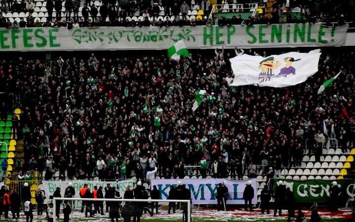 Yasaannn's tweet photo. Bazı İnsanlar İçin Ağır Özlem Ve Duygu İçerir..Benim İçinde Öyle..
#Since80's
#YaşasınGİRESUNSPOR
#PassoligeHayır https://t.co/0pPrRBZoJK