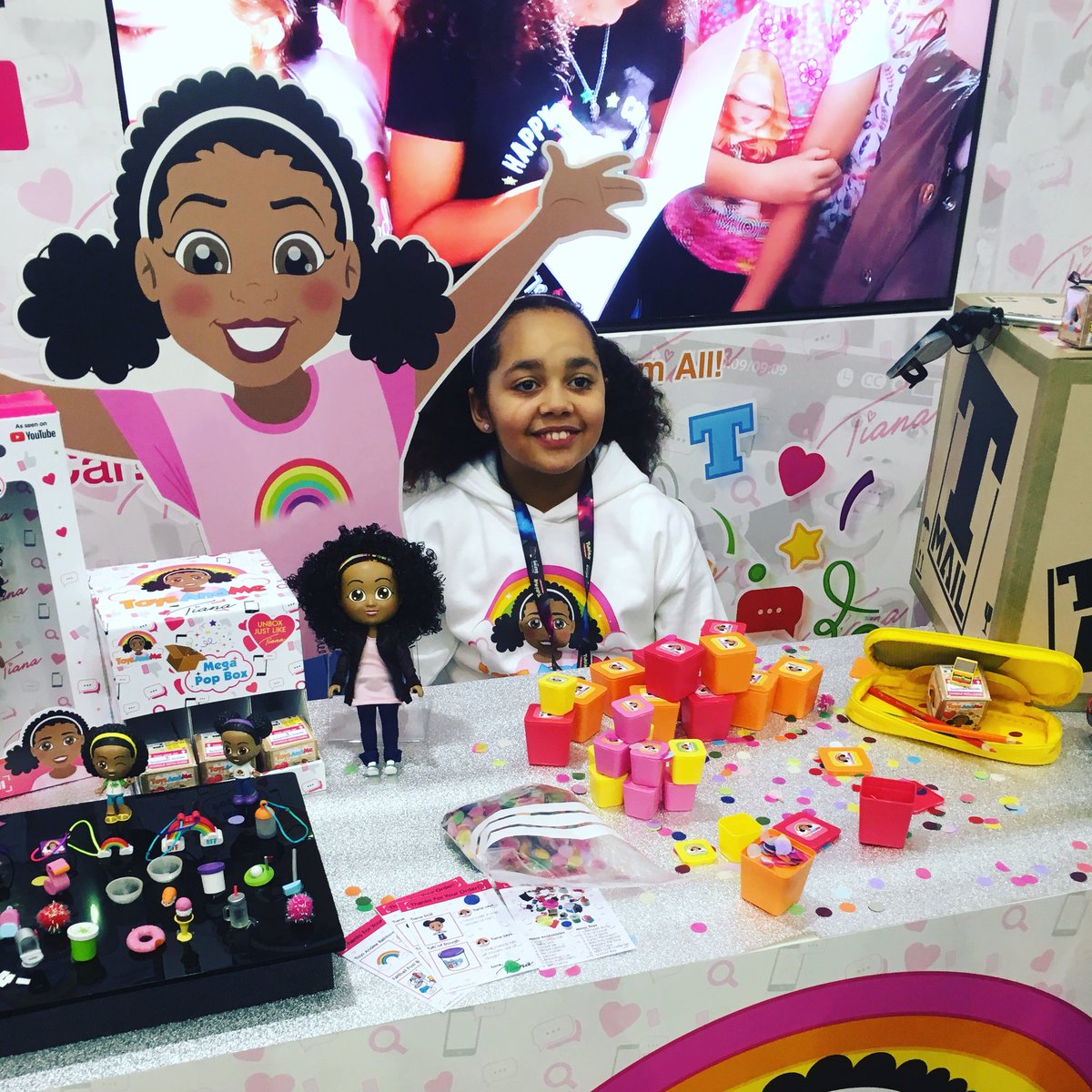 lalauedwards's tweet photo. Best @toyfairuk ever #toyfair2018 #London launching @ViralTalentUK #KidFluencer #ToysAndMe #toys #toyrange https://t.co/XhF1jVnbAY
