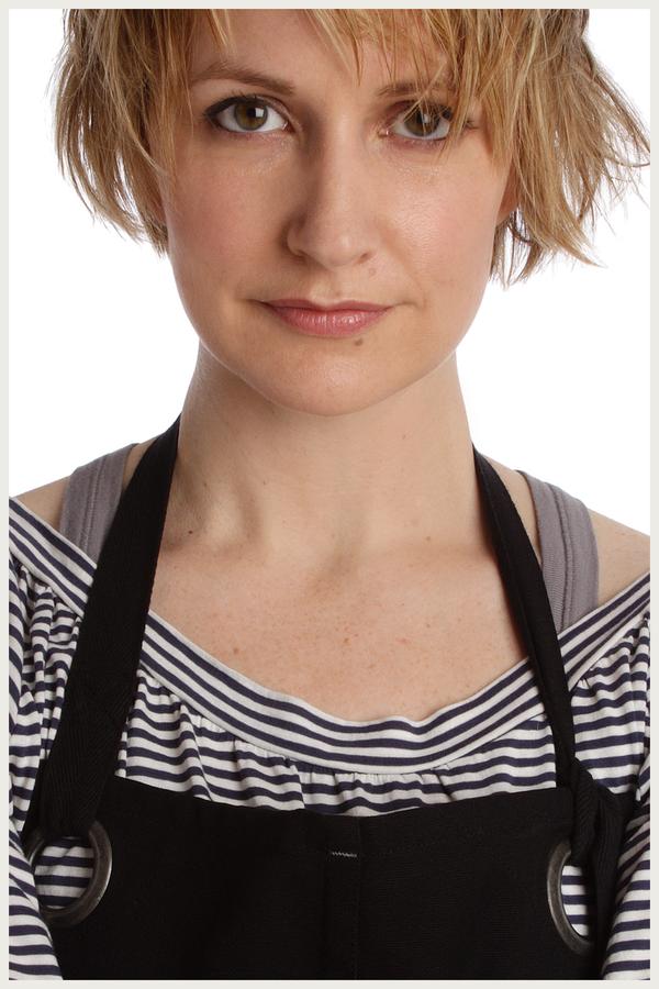 In the market for a sturdy + chic chef apron? bit.ly/UtilityBibApron #Chefs #OOTD #ChefStyles #UtilityChic #Aprons