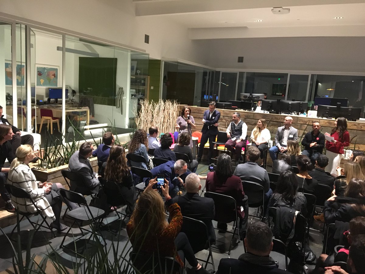 FrenchTechSF's tweet photo. @BeautytechSF is kicking off in beautiful office of @NextWorldCap . Great to see diverse entrepreneurs gathering to think about where beauty is going @Rachelwolf00 #FrenchTechSF https://t.co/9X0Xm9GXyN