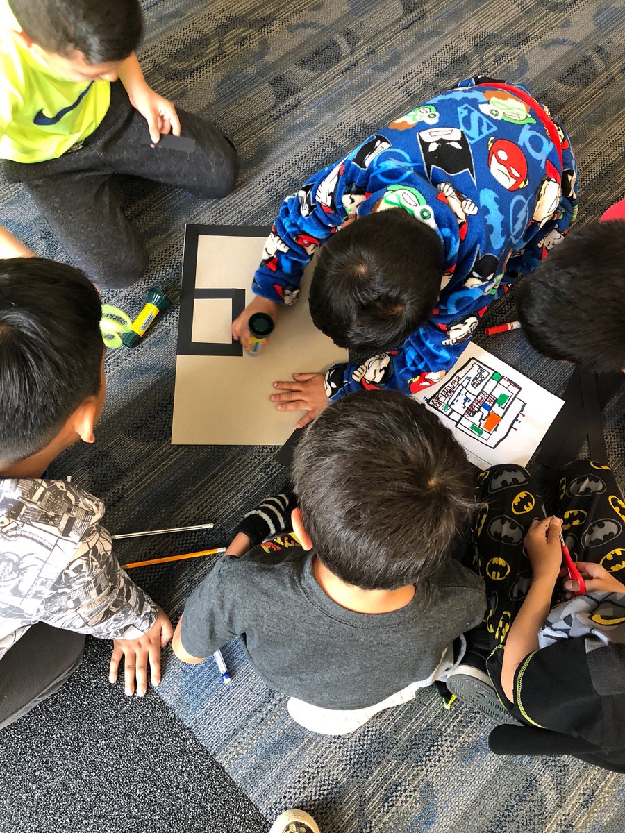 MuraokaCVESD's tweet photo. Ms. Marrujo’s 2nd Ss designing community dioramas #engineeringatwork #innovateandcreate @CVESDNews @CV_InnovationSt https://t.co/lp3fDbFRfD