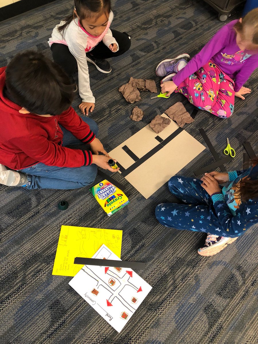 MuraokaCVESD's tweet photo. Ms. Marrujo’s 2nd Ss designing community dioramas #engineeringatwork #innovateandcreate @CVESDNews @CV_InnovationSt https://t.co/lp3fDbFRfD