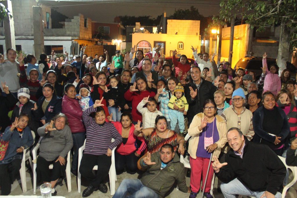 LaloTampico's tweet photo. Festejando a los Cumpleañeros del mes de Enero con mis amigos de la Col Lopez Portillo #HagamosloPorTampico #JaiboDeCorazon https://t.co/3VLKzcXJbK