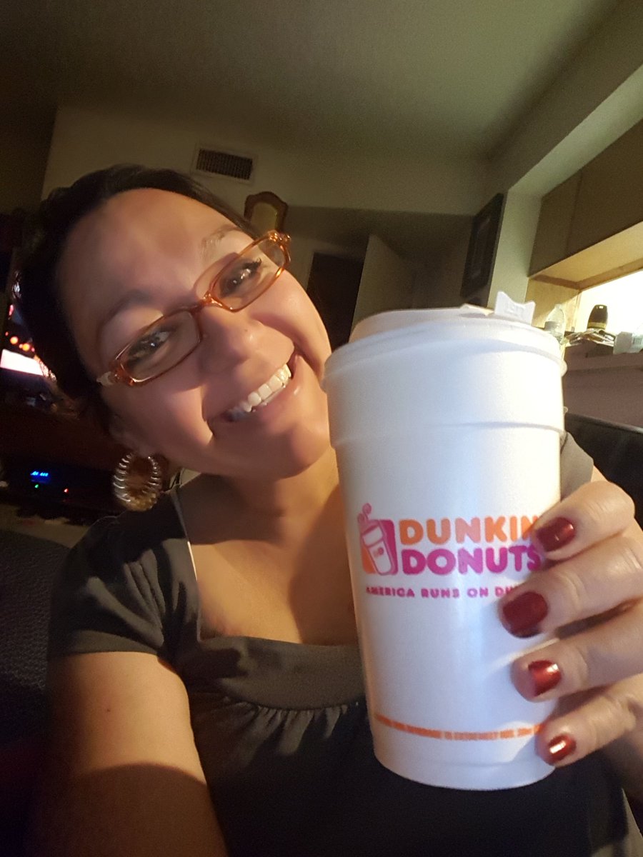 Isabel_Perez2's tweet photo. America runs on @dunkindonuts  and so do I!! #ColdWeatherCallsForDunkin
#DunkinDonutsForHotCocoa https://t.co/4uYcYNuYEU