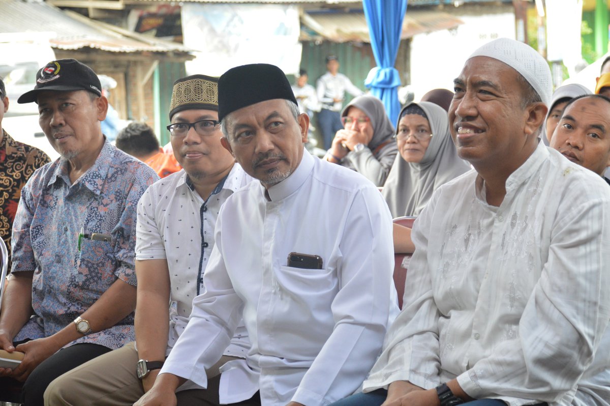 humasbekasikota's tweet photo. Wakil Wali Kota Bekasi H. Ahmad Syaikhu meresmikan 212 Mart di Jatisampurna sekaligus memberi santunan untuk anak yatim piatu, Jumat (26/01) @syaikhu_ahmad @pemkotbekasi https://t.co/XCAey2qes4