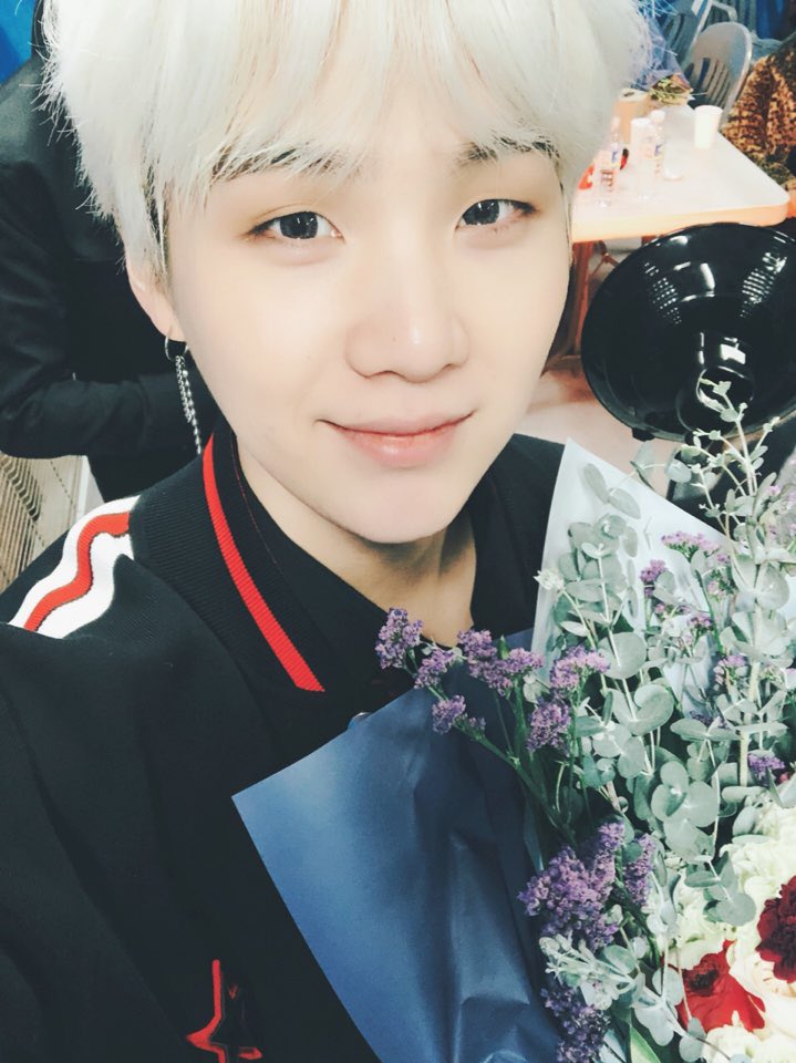bangtancisions's tweet photo. @BTS_twt @BTS_twt #iHeartAwards #BestFanArmy #BTSARMY https://t.co/mREJ3SYf4D