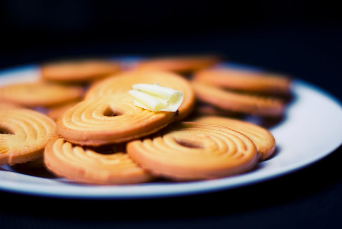 DreamsCloud_US's tweet photo. Consuming foods rich in fat and calories such as butter, margarine, oils, biscuits and fried foods, significantly deteriorate the presence of restful sleep, since the metabolism is altered and prevents the body from resting. #DreamsCloud https://t.co/lx3h3LUcIn
