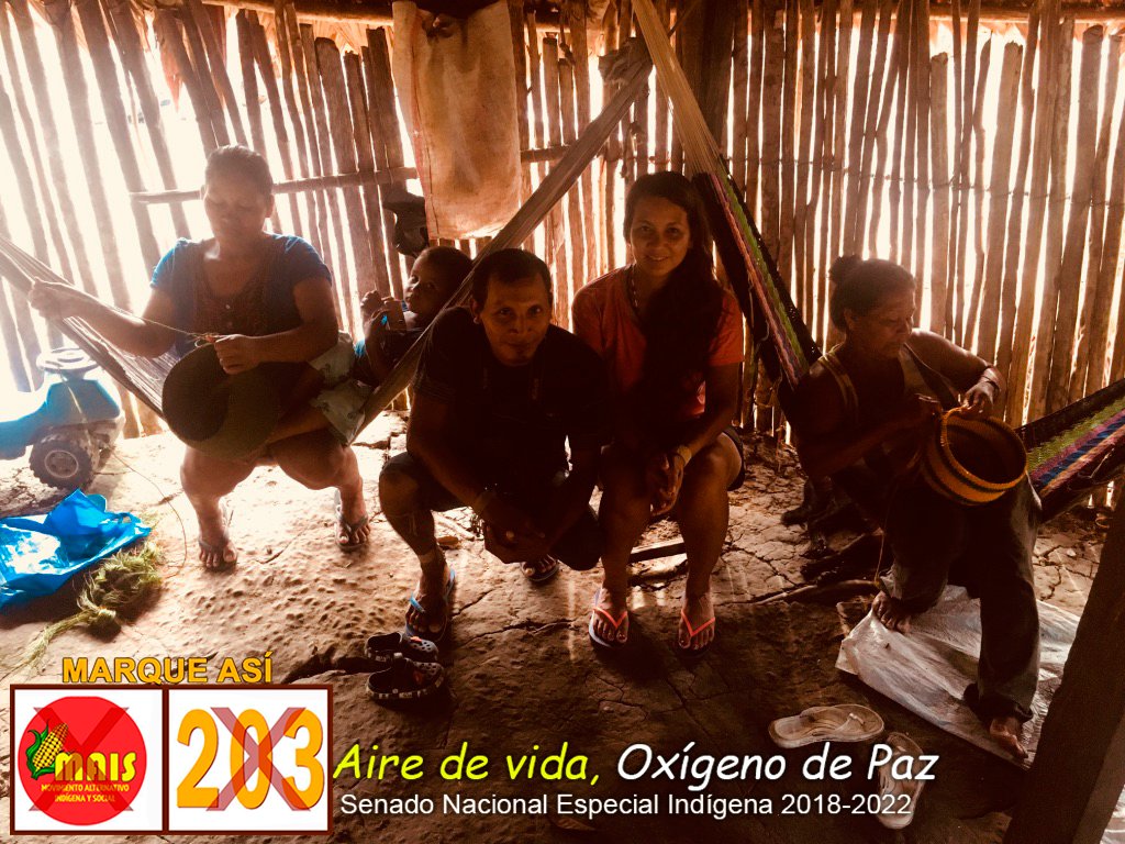 LenAmazonas's tweet photo. Compartiendo con las muejeres del KM 11 e #Leticia mujeres indígenas trabajadoras y luchadoras
#LenaEstradaAñokazi #ThrowBackThursday #AiredeVida #OxigenodePaz #MAIS203 #Elecciones2018 #Bogota #Colombia
#indigenas #Ambiente #SenadoNacionalEspecialIndigena #TBT @MovimientoMAIS https://t.co/xSaiGHnkqo