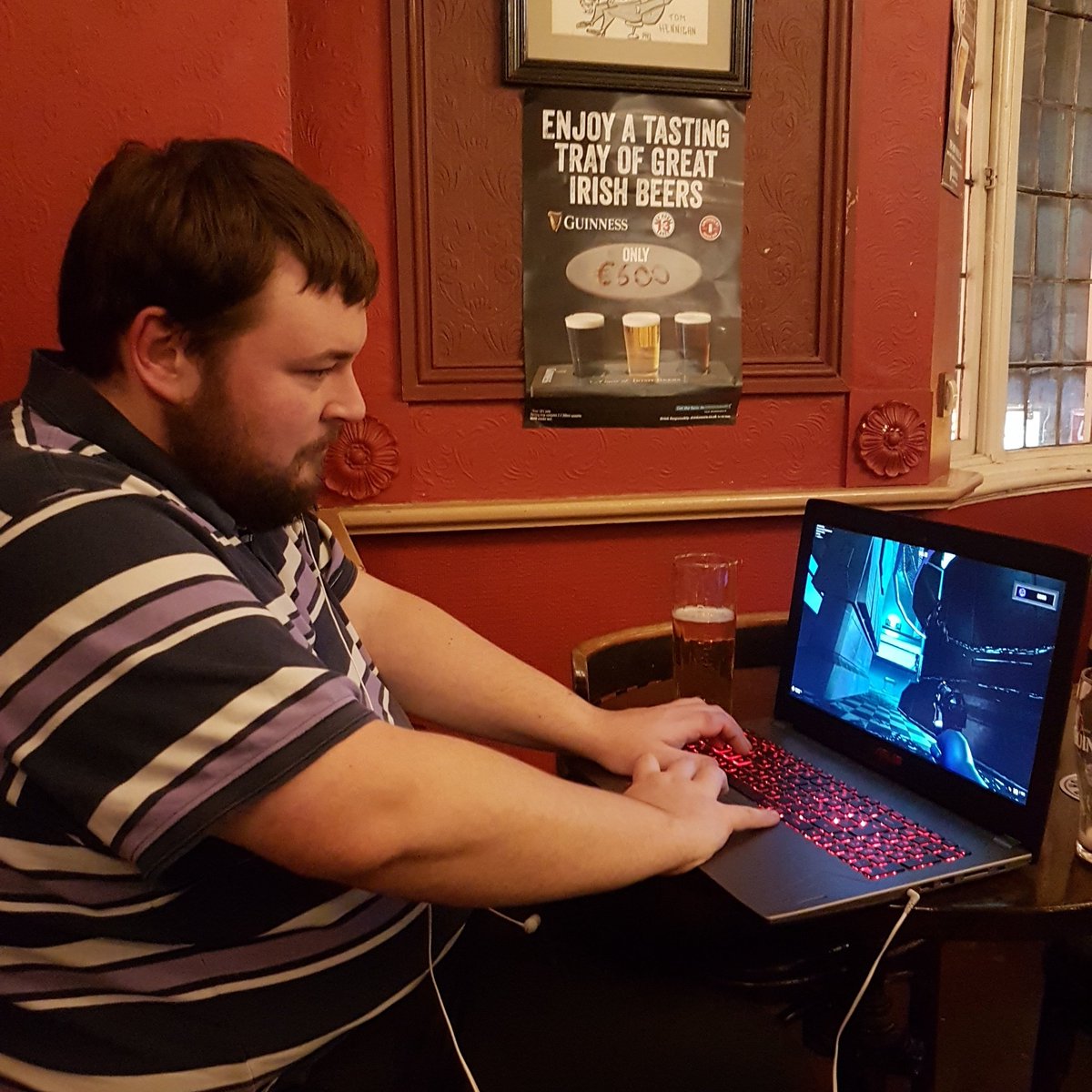 NewLoveGames's tweet photo. Not all heroes wear capes. Some are just cool game devs!
#indiedev #scifi #gaming #madewithunity #unity3d #indiegame #indiegamedev #fps https://t.co/8zIDwUQJ0z