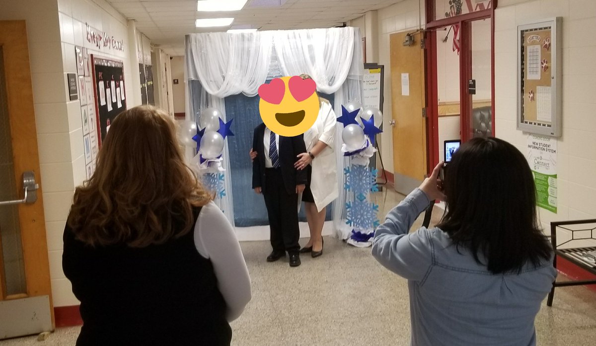 ZenithKidsTX's tweet photo. @ZenithKidsTX applauds @WhittierES_HISD for hosting a Mother-Son dance! #FamilyLove https://t.co/uRi1s8HclV