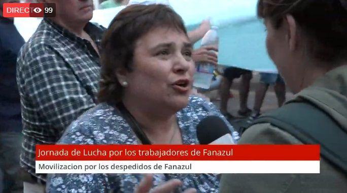 izquierdadiario's tweet photo. [VIVO] #Fanazul: la marcha que pocos muestran contra el cierre de Fabricaciones Militares en Azul. El pueblo salió a las calles: https://t.co/l4K2DD1SdI https://t.co/LG5SmDFEJO
