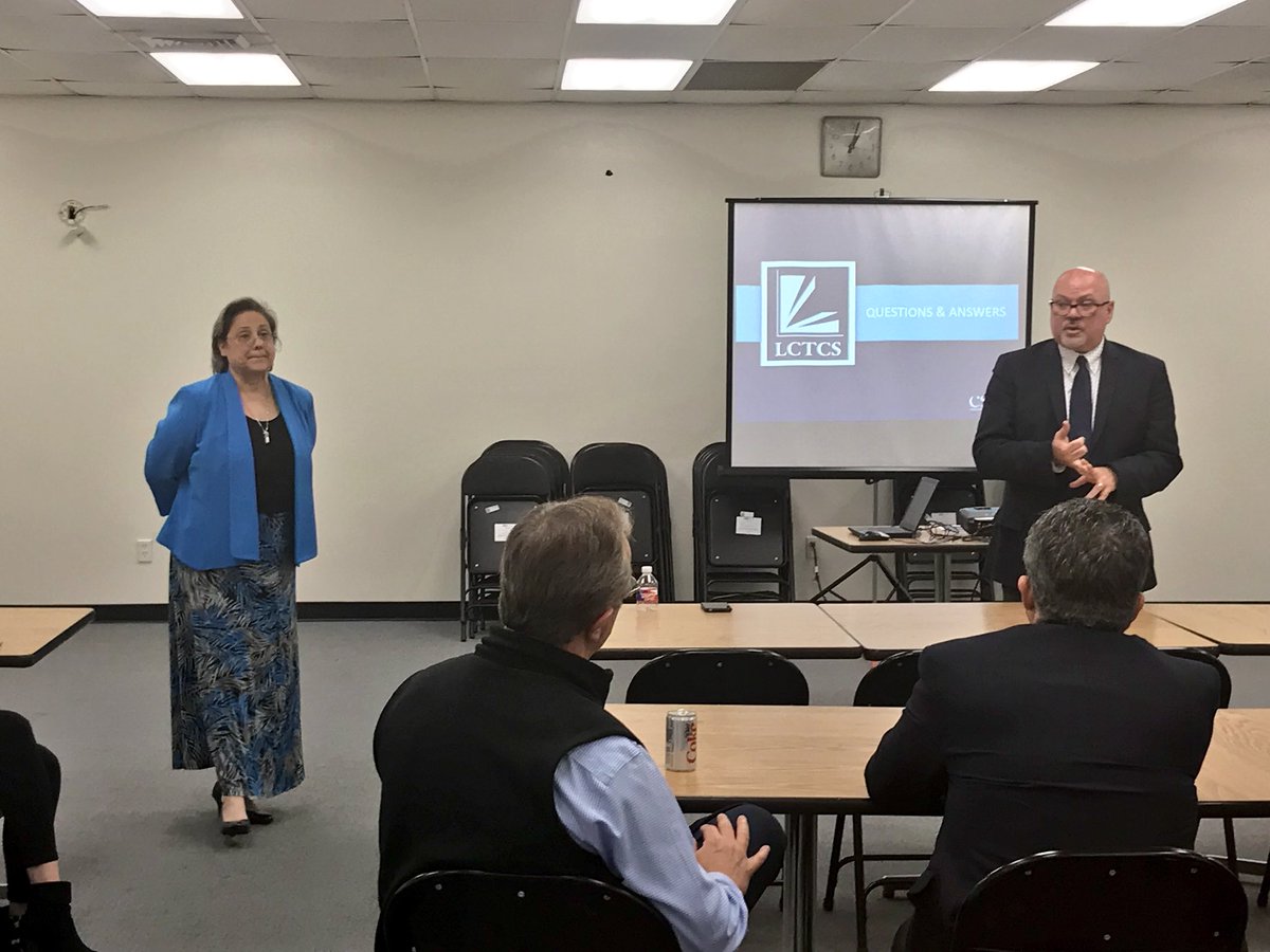 jimmysawtelle's tweet photo. Kathy Spiess of Charbonnet & Associates and Brian Budd of CSRS, Inc. open the @goCLTCC & @golctcs Facilities Corporation Small Business Program Meeting. #GreatTurnout #Act360 #DowntownAlexandria #Cenla https://t.co/xULGiEAaHo