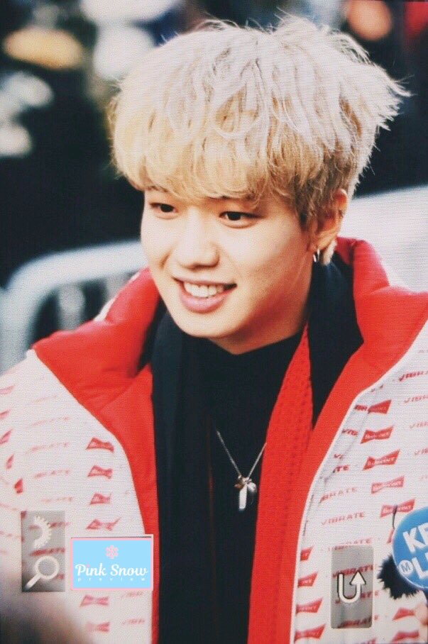 PinkSnow1225's tweet photo. 180126 뮤뱅출근 #MXM  #임영민 💕 https://t.co/GPBagZpkKp