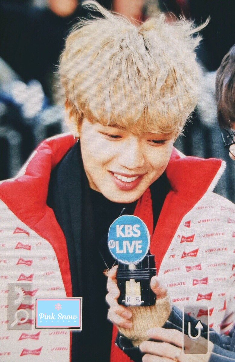 PinkSnow1225's tweet photo. 180126 뮤뱅출근 #MXM  #임영민 💕 https://t.co/GPBagZpkKp