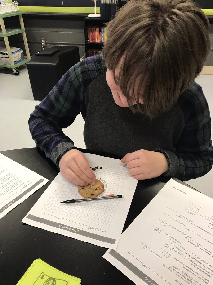 MJonesLime's tweet photo. Cookie Mining for Minerals ... followed by a visit from the EPA. Learning about land reclamation! #miningisfun #LimeTeam @WISWillard https://t.co/bNFAtOv5j7