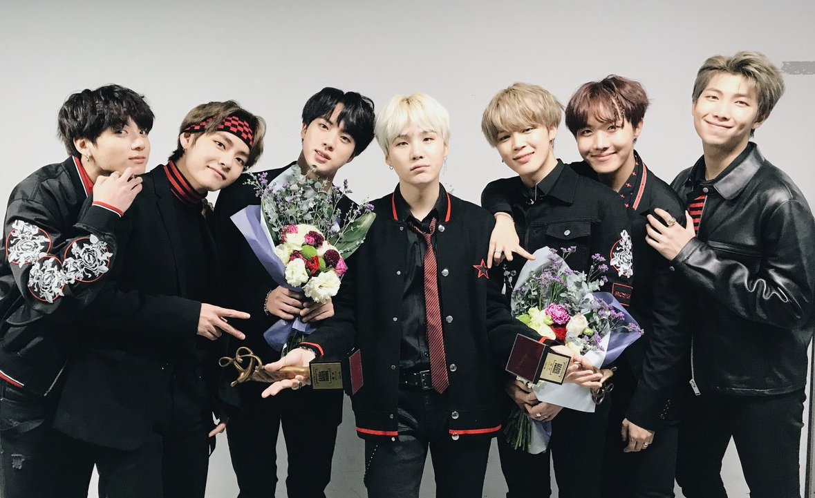 BTS COLOMBIA tweet media
