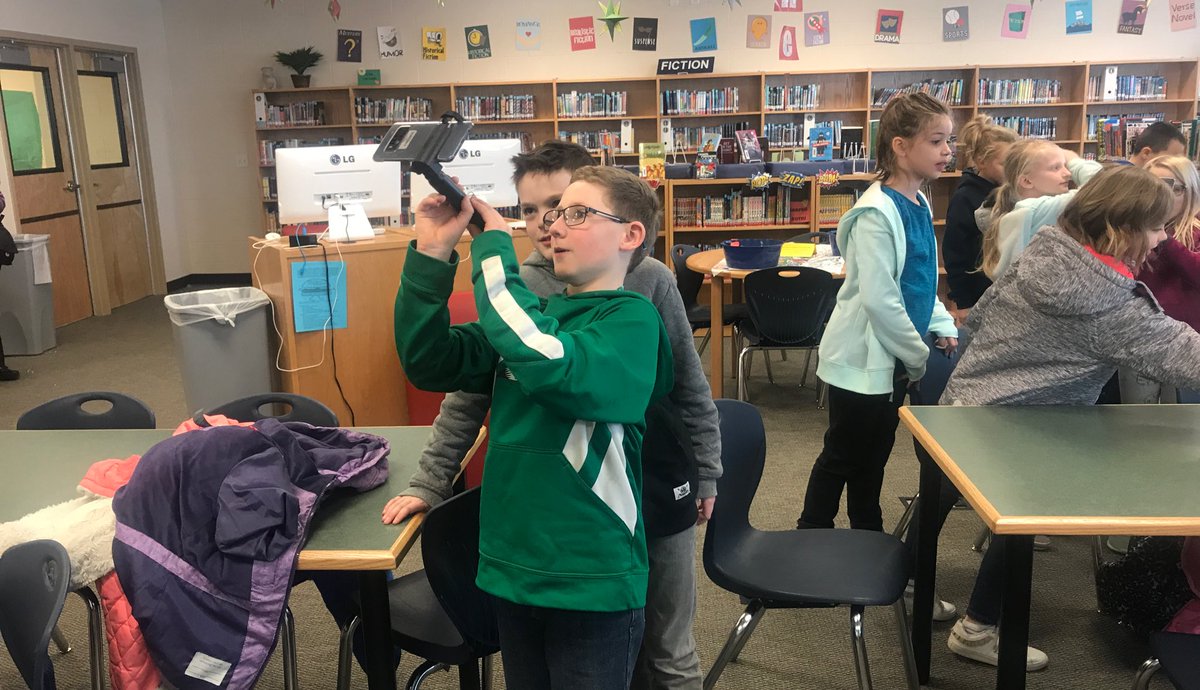 USchools_3Y's tweet photo. We had an exciting afternoon exploring sea creatures in an augmented reality environment! Thanks @GoogleForEdu!#GoogleExpeditions #AR https://t.co/th7VJMQbxx