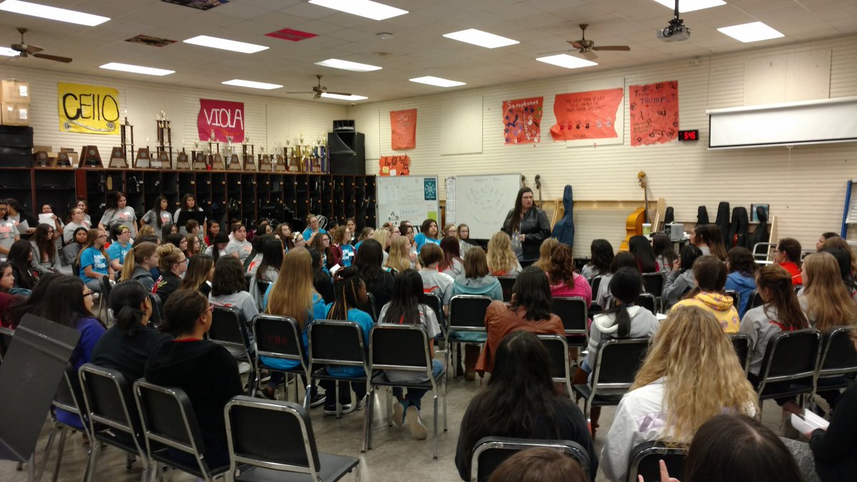 HCzuchna's tweet photo. Preparing for battle! Fannin MS choir at Battle of the Voices - Caprock!#weareAISD @FanninPanthers @AmarilloISD @drdanawest https://t.co/vodRId6vSa
