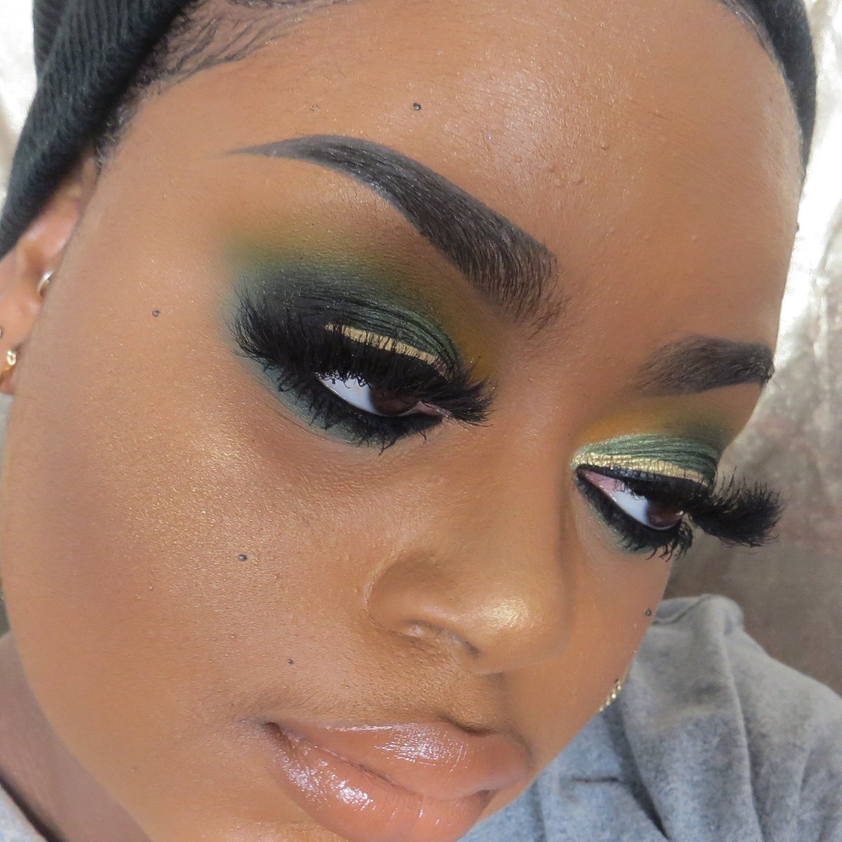 modadavitamua's tweet photo. @MADBLACKTHOT 💗🗣 Hey makeup artist from TORONTO/GTA .. on YouTube MD Beauty https://t.co/8JJffaX1ek .. all other socials are modadavitamua .. https://t.co/NJEhRzwWV6