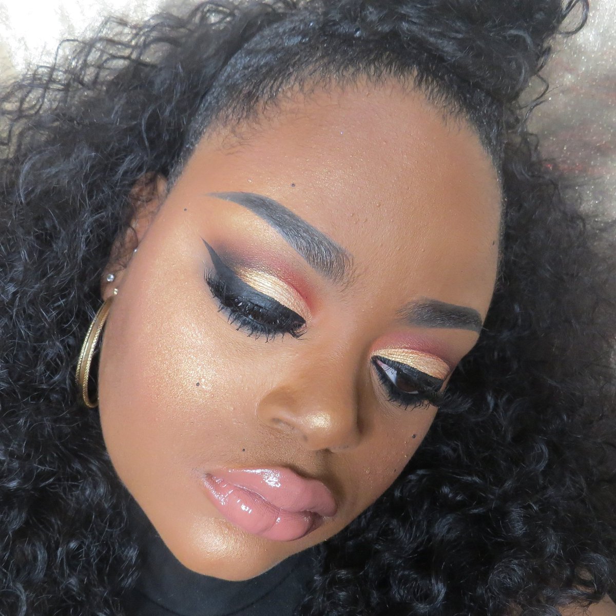 modadavitamua's tweet photo. @MADBLACKTHOT 💗🗣 Hey makeup artist from TORONTO/GTA .. on YouTube MD Beauty https://t.co/8JJffaX1ek .. all other socials are modadavitamua .. https://t.co/NJEhRzwWV6