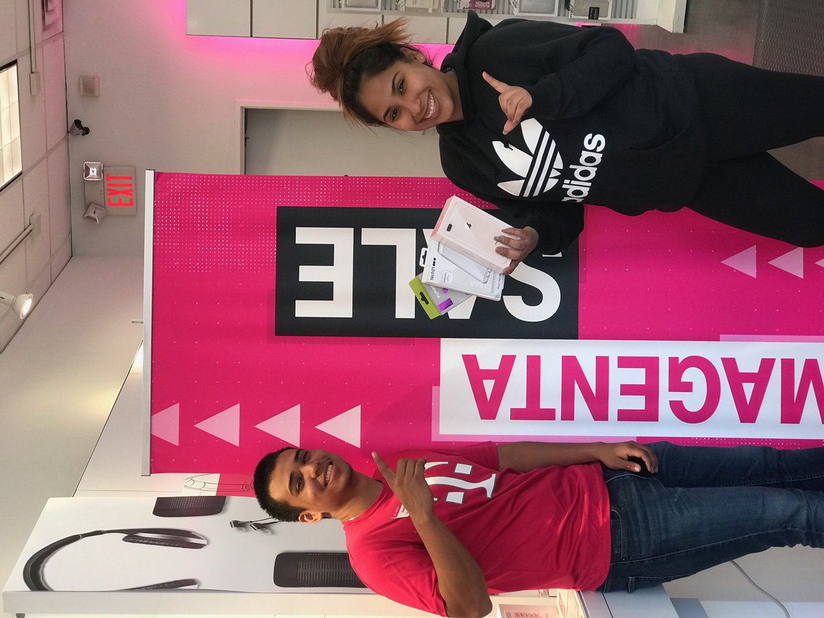 Ana_244WV's tweet photo. Dave hooking our customer up with her new IPhone &amp; 100% protection! @jszostek @WirelessVision @BrandenDavisWV #WVtheplacetobe https://t.co/gQzPnALeJM