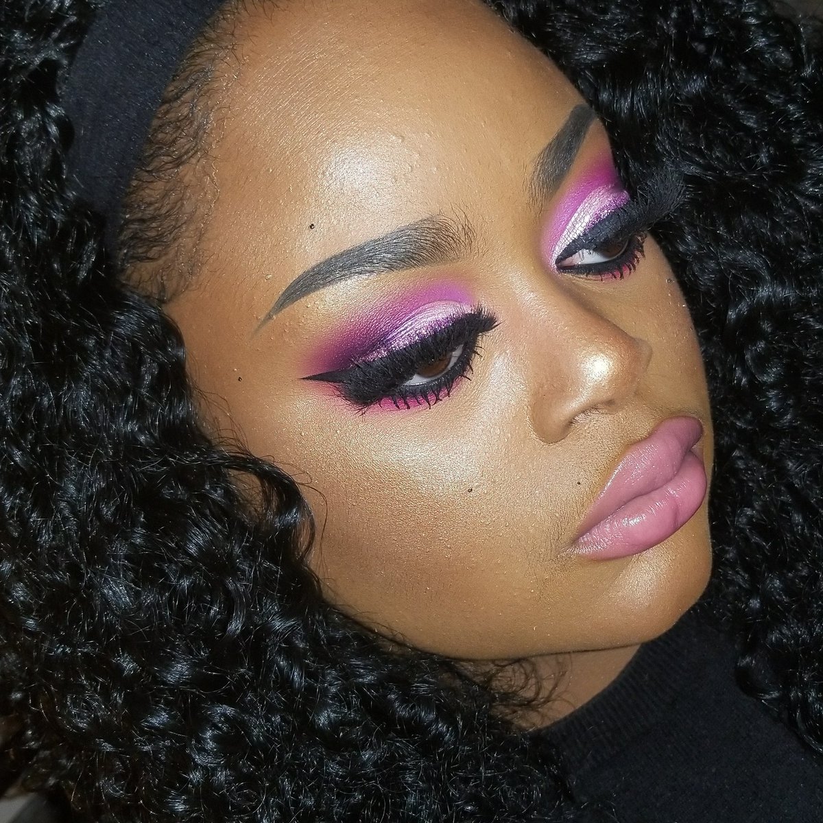 modadavitamua's tweet photo. @MADBLACKTHOT 💗🗣 Hey makeup artist from TORONTO/GTA .. on YouTube MD Beauty https://t.co/8JJffaX1ek .. all other socials are modadavitamua .. https://t.co/NJEhRzwWV6