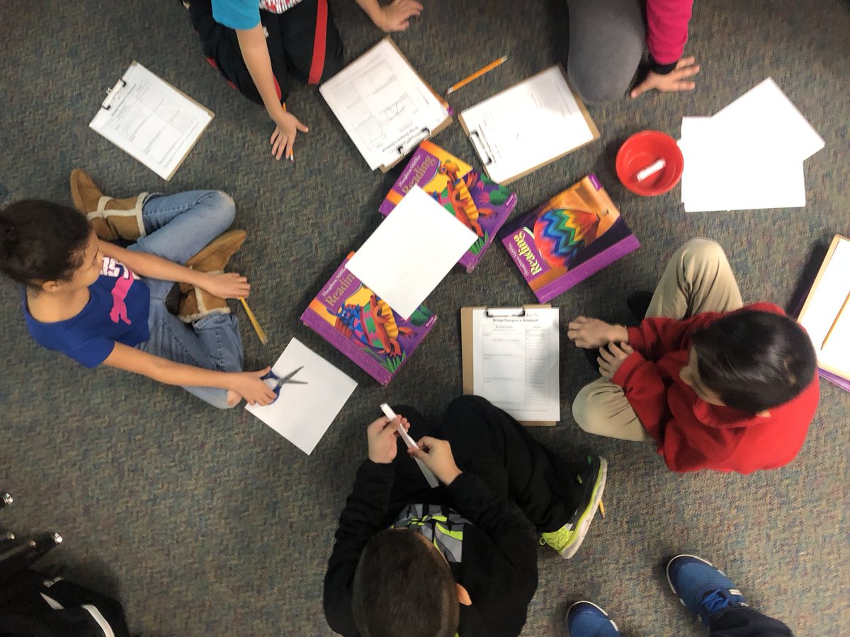 heymrtran's tweet photo. Making paper bridges that support the weight of pennies using @MysterySci in the classroom today https://t.co/sFxvDiv19J