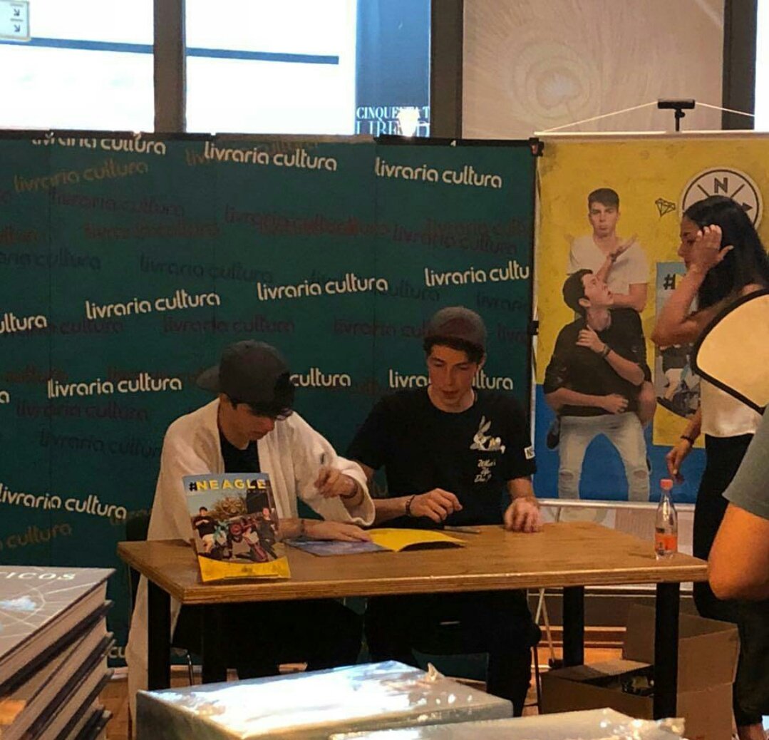 NewsNeagle's tweet photo. •Evento em Sp•
•24/01/2018•
@EagleTrindade 
@gabrielneox_ https://t.co/7vxzWiUcCv