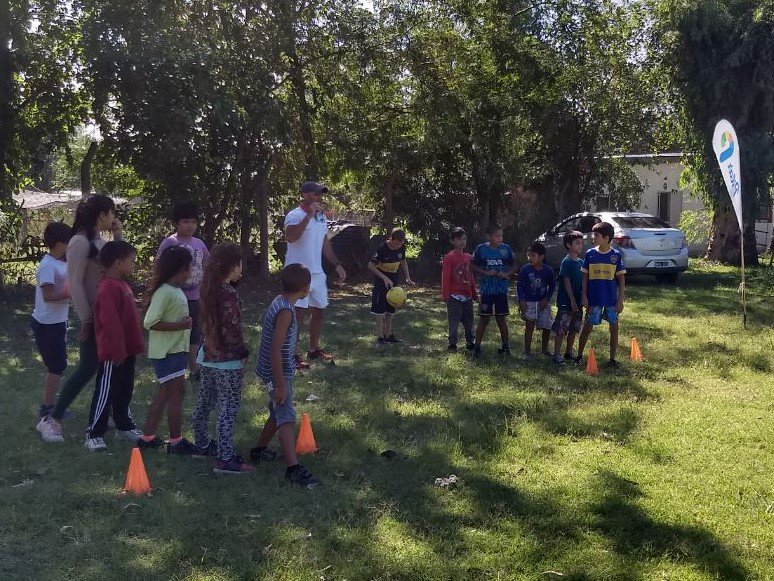 DeportesPilar's tweet photo. #Activate #ColoniaItinerante Los lunes y miércoles de 9.30 a 11.30 también se desarrollan actividades en el Comedor de la parroquia de Manuel Alberti... Te esperamos! @NicoDucote @luchyravina @RamiroGimenezDS https://t.co/ZCN2n6CJOa