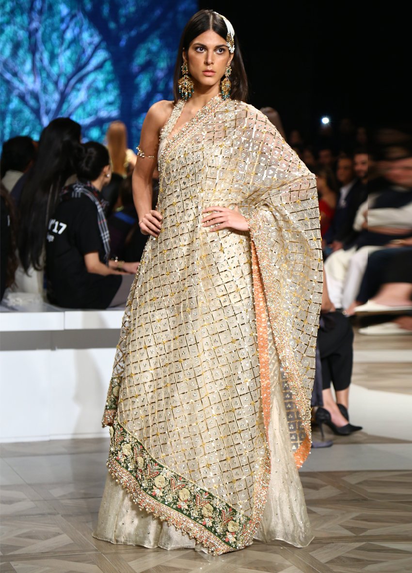 Deemasfashion's tweet photo. #Fashion #Dresses #Bridal #HauteCouture #BridalDress #WeddingWear #bride #Formal #BridalWear #desibridal #Desidresses #Birmingham #mehndi #Mayon #Henna #bham #ootd #ootn #Fashionista #Stylish #InstaStyle
For more designs and detail visit https://t.co/K3n48Vv5yL https://t.co/A4ano54UsY