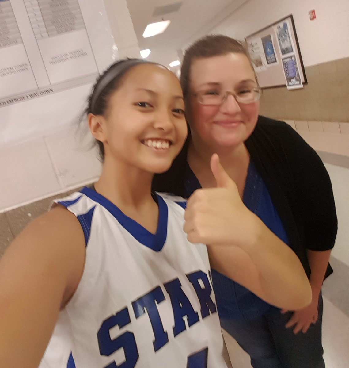 MsBoyntonSCN's tweet photo. Enjoyed a great #teacherappreciation evening supporting @SCNGirlsbball Thanks to my #SCNHGI kiddo for inviting me out! #starssupportstars https://t.co/EkWkt8nd9m