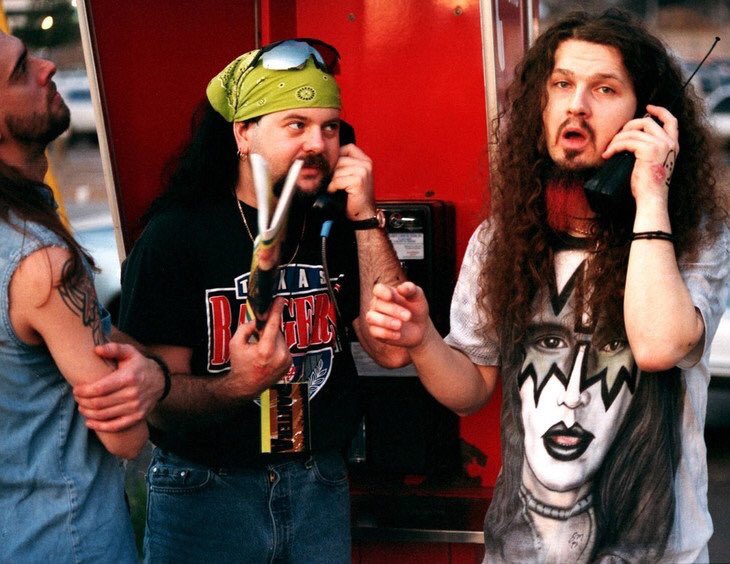 ScullyDamien's tweet image. I've discovered @gimmeradio recently and love it! Looking forward to #metalzone being back today with @NikkiBlakk! #rnrf #heavymetal🤘