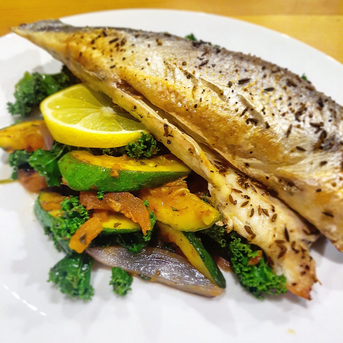 BexHellyer's tweet image. Beautiful seabass with spicy Mediterranean veg #fresh #fishmonger #sustainablesource