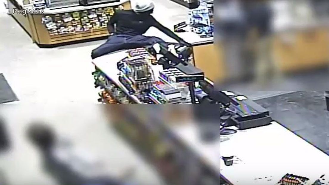 SOFPROTECTIONS's tweet image. * * * NEWS FOR YOU * * *

VIDEO RELEASED OF BUCKYS ROBBERY

#NEEDFORSECURITY

buff.ly/2n25JqP